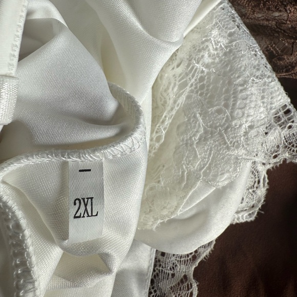 Lace Trim Bodysuit Set in White, Brown, and Black - Picture 4 of 4